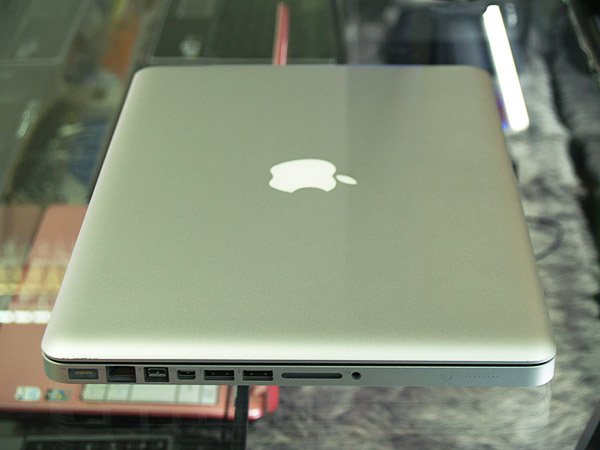 ขาย MacBook Pro 15 นิ้ว