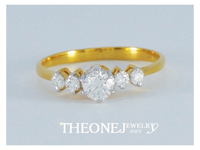 แหวนเพชรแท้ ดีไซน์แหวนแต่งงาน แหวนหมั้น เพชรรวม 0.32กะรัต