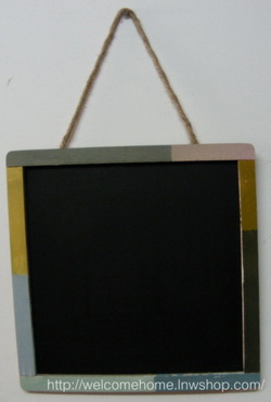  Decorated with beautiful chalkboard hanging from the Welcome Home that.