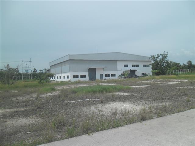  Warehouse, factory sweatshops Tambon Pong Chonburi Province area of ​​11 rai 2 ngan 96 square meters area of ​​1000 sqm. 3 phase electricity and office sold 35 million.