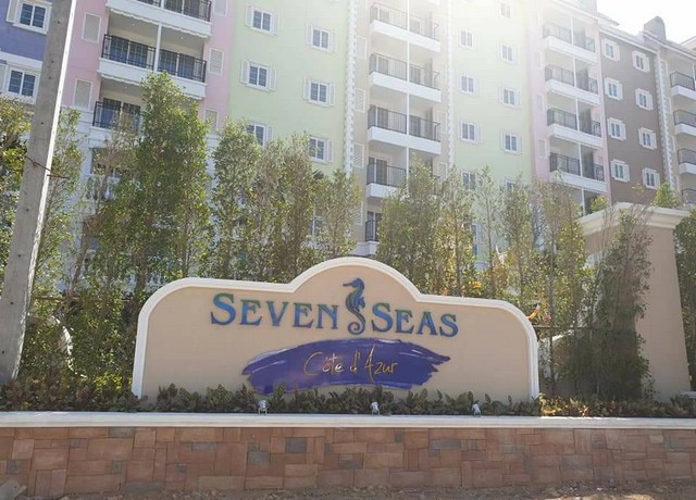 Condominium Seven Seas Cote d’Azur เซเว่น ซี โค้ด ดิ อาซู 39ตรม 1นอน1ห้องน้ำ ใกล้กับ Skoop Beach Cafe, ร้านสะดวกซื้อ, ร้านอาหารปูเป็น-ลุงไสว-สุดทางรัก, ตลาดน้ำ 4 ภาค, หาดจอมเทียน, ร้านอาหาร Glass House และ TuTu Beach Cafe  โครตถูก  ห้องนอนมีหน้าต่างติดสระน้ำ, ห้องน้ำอยู่ในห้องนอน, ห้องนั่งเล่น และระเบียงวิวสระว่ายน้ำ และสามารถเดินไปลงสระว่ายน้ำได้เลย