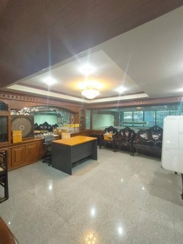 ขายตึกแถว ถนนดำรงรักษ์ ย่านโบ๊เบ๊คลองถม เขตป้อมปราบศัตรูพ่าย วิววัดภูเขาทอง ใกล้ MRTวังบูรพา