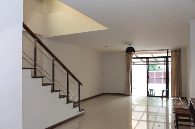 ให้เช่าโฮมออฟฟิศ 3 ชั้น ซอยอารีย์สัมพันธ์ ใกล้ BTS อารีย์ เขตพญาไท