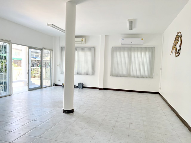 นวมินทร์ 107-113  9แอร์  รร.เลิศหล้าเกษตรนวมินทร์ 799ม. ให้เช่า โฮมออฟฟิศ 3ชั้น 2คูหา รร.นานาชาตินีวา 1.2 กม. 9นอน 6น้ำ 485ตรม.103ตรว.