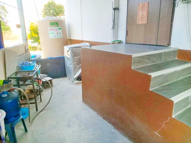 ตลาดนัดอีสเทิร์นอ่างศิลา Central ชลบุรี 48ตรว.95ตรม. อ่างศิลา  ให้เช่าบ้านเดี่ยว 1ชั้น เฟอร์ครบพร้อมอยู่ 1นอน 1น้ำ 2จอดรถ บ้านหันทางทิศใต้