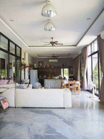 ขายด่วน บ้านสวนหลังใหญ่ ขายตามสภาพ ติดถนนใหญ่ ดอยสะเก็ด