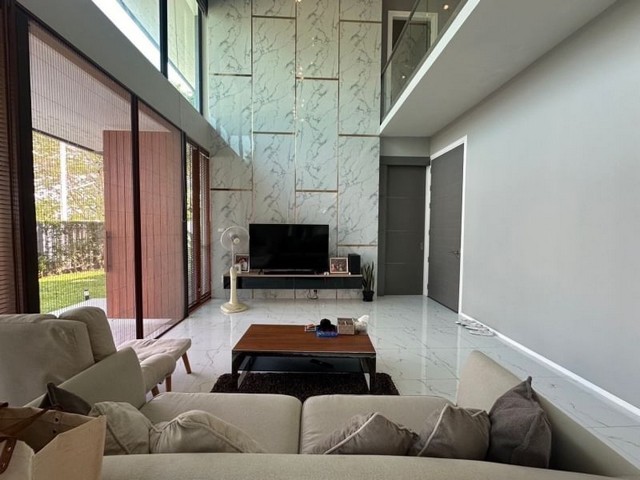 พูลวิลล่า สไตล์โมเดิร์นสุดหรู เฟอร์ครบ พร้อมเข้าอยู่ โซนวังตาล หางดง