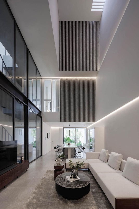 BH3316 ให้เช่าบ้านหรู 3ชั้น พร้อมลิฟท์โดยสาร (ทำ home office ได้) 425 ตร.ม. ติดเมกาบางนา ตกแต่งครบ พร้อมเครื่องใช้ไฟฟ้า พร้อมลิฟท์