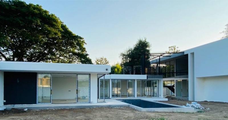 บ้านพูลวิลล่าสร้างใหม่ ราคาขาย 22.88 ล้าน 378 ตรว. หางดง #น้ำแพร่ สไตล์โมเดิร์น วิวดอยสุเทพ เฟอร์นิเจอร์ครบ (#พร้อมเข้าอยู่ ปลาย ม.ค. 2568)