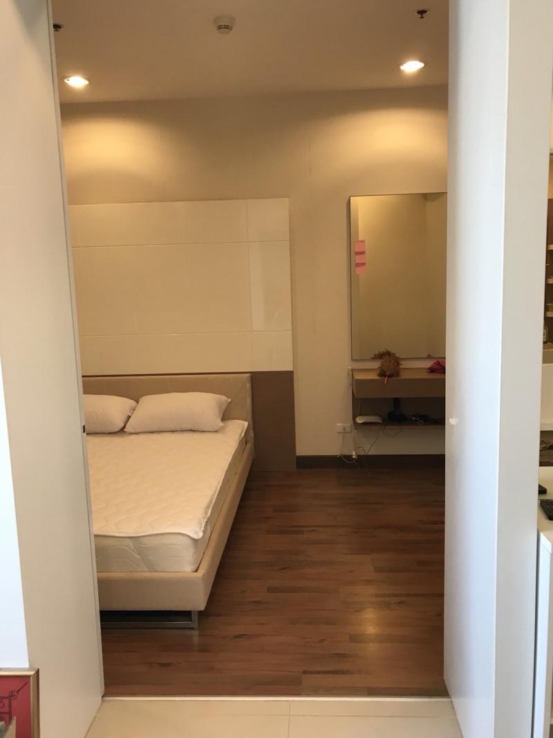 ขายคอนโด Q-House Condo Sathorn 1 ห้องนอน 40.72 ตร.ม. ติดรถไฟฟ้า BTS กรุงธนบุรี พร้อมเฟอร์นิเจอร์ เข้าอยู่ได้เลย ในราคาพิเศษสุด