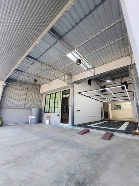 P226 ขาย ให้เช่า สำนักงาน ออฟฟิศ 3 ชั้น ถนนลำลูกกา คลอง 4 ซอยไสวประชาราษฎร์ 23 ซอยร่วมสุข เดินทางสะดวก 