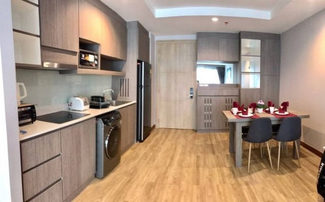 TEL : 092-288 9359 Ms. DanitaLine : https://line.me/ti/p/yxo92dHWP1ขายลัดดาพลัส คอนโด ศรีราชาห้องสวยทะเลเต็มเต็ม ว่างแล้วจ้า ขนาด 67 ตรม. ชั้น 15 วิวทะเล2 ห้องนอน 2 ห้องน้ำ พร้อมเฟอร์นิเจอร์บิวอิน และเครื่องใช้ไฟฟ้าฟิตเนส สิ่งอำนวยความสะดวก- สระว่ายน้ำ- ลิฟท์- ที่จอดรถ- โรงยิม ฟิตเนส- สวนหย่อม  พื้นที่จัดบาร์บีคิว- กล้องวงจรปิด(CCTV)- การรักษาความปลอดภัย 24 ชั่วโมงสะถานที่ใกลเคียง- ใกล้เกาะลอย- ใกล้โรบินสัน- ใก