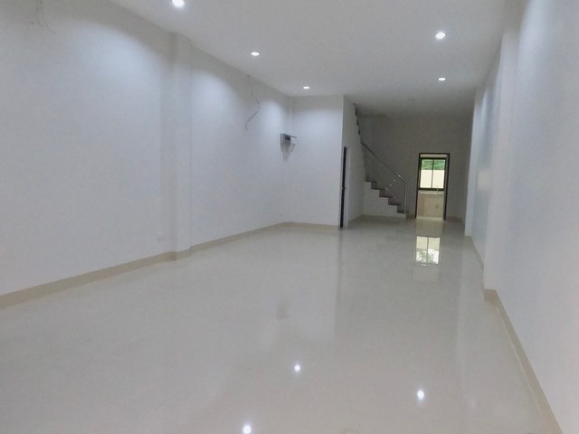 sale Condo. คริสตัล บีช 3นอน2น้ำ ขนาด = 160 square meter 9000000 BAHT   น่าอยู่