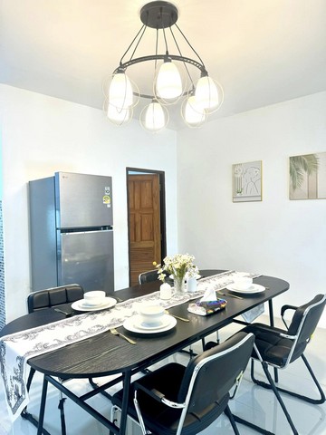 ทาวน์โฮม 3 ชั้น หน้ากว้าง  ทำเลดี เขาน้อยใกล้เดอะชิลด์ ภายในกว้างแบบบ้านเดี่ยว ไม่อึดอัด