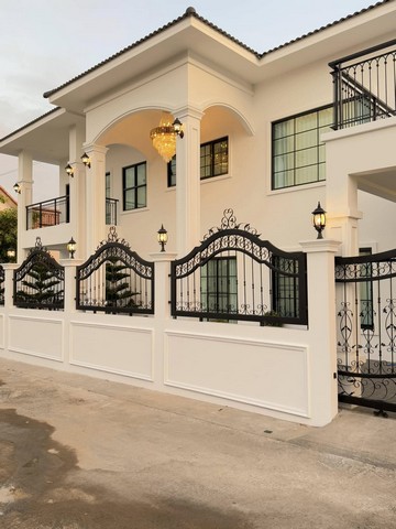 AOM 1524ปล่อยเช่า และขาย บ้านเดี่ยวพูลวิลล่า2ชั้น ซอยสยามคันทรีคลับ  ทำเลดีเดินทางสะดวก  ขาย 17,000,000 บาท เช่า 150,000 uาท พรประภานิมิตร 16 ตลาดไร่นาสิน รร.ไทยอิโต๊ะ บ้านพร้อมเข้าอยู่เฟอร์นิเจอร์บิ้วอินทั้งหลัง เครื่องใช้ไฟฟ้าครบ  โรงรถ ระเบียงชั้นลอย สระว่ายน้ำ  ขนาดพื้นที่ 88.1 ตรว. พื้นที่ใช้สอย 425 ตรม. 4 ห้องนอน 3 ห้องน้ำ 1 ห้องทำงาน ห้องครัวใหญ่ อยู่ในโครงการ TW.วนาสินธ์  บ้านเลข