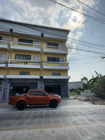 ให้เช่าอาคารพาณิชย์ 3 ชั้นครึ่ง รีโนเวทใหม่ พร้อมเข้าอยู่ พุทธมณฑลสาย 2