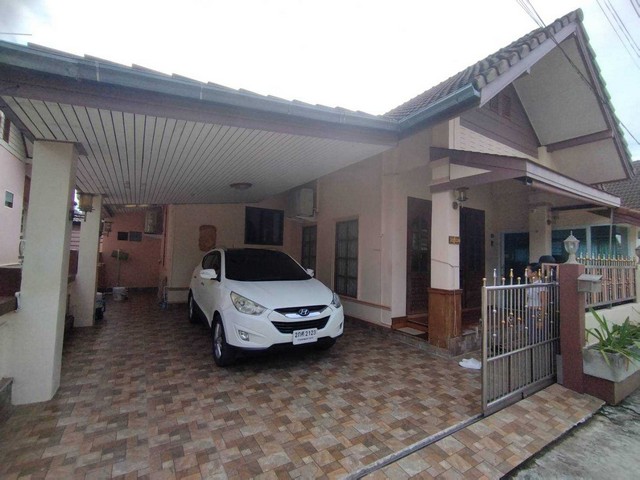 ขายบ้านเดี่ยว ภายในบิวท์อินสไตล์ยุโรป เนื้อที่ 60 ตารางวา   ซอยพ่อขุนทะเล13 ต.มะขามเตี้ย อ.เมือง จ.สุราษฎร์ธานี    ZST192