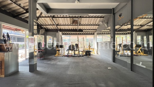 ทาวน์เฮ้าส์ หมู่บ้านชมฟ้า - วรางกูล คลอง 2 ห้องมุม