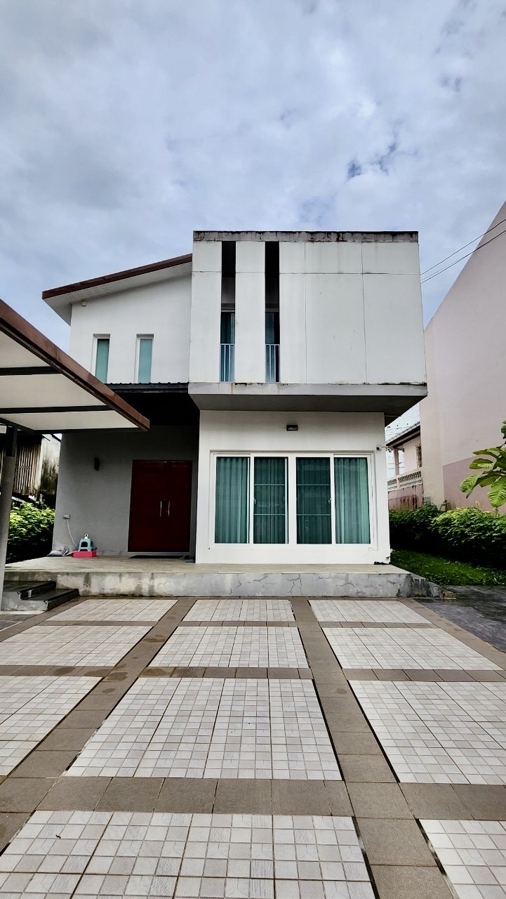 ขายบ้านเดี่ยว 2 ชั้น modern contemporary ทำเลดีใจกลางเมืองตราด