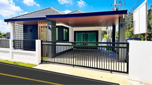 ขายบ้านใหม่ชั้นเดียว 3นอน 2น้ำ เริ่ม50ตรว. 1.99ล้าน ของแถม บ้านคอกหมูป่า ต.สันนาเม็ง อ.สันทราย จ.เชียงใหม่บ้านเดี่ยว โมเดิร์น คอนเทมโพรารี่ Model Comtemporaryจัดโปรตอนรับปีใหม่ ราคาโปรโมชั่น พรีเซลล์เหลือเพียง 1.99 ลบ. (1,990,000 บาท) ฟรีโอนจองเพียง 5,000 บาท , ราคาประเมินธนาคาร 2.4 ลบ. ลูกค้ามีเงินเหลือ 3-4 แสนพิกัด บ้านคอกหมูป่า ซอย 5 ต.สันนาเม็ง อ.สันทราย จ.เชียงใหม่อยู่ในเขตชุมชน ไม่เปลี่ยวบ