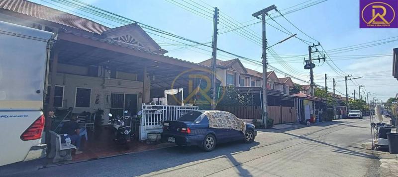 สนใจทรัพย์นี้ติดต่อ  =>> คุณเปิ้ล 080-596-2524          =>> Line Id :  0805962524  =>> คุณเมย์ 096-809-4358          =>> Line Id :  0968094358LVD-O0106 : ขายด่วน! ทาวน์เฮ้าส์ 2 ชั้น โครงการพฤกษาวิลล์ 1 ลำลูกกาคลอง 2 ใกล้ตลาดนานาเจริญ ต.คูคต อ.ลำลูกกา จ.ปทุมธานีโครงการ : พฤกษาวิลล์ 1ที่ตั้ง : ต.คูคต อ.ลำลูกกา จ.ปทุมธานีแบบ : ทาวน์เฮ้าส์ 2 ชั้น พื้นที่ : 28.9 ตารางวาห้องนอน : 3 ห้อง ห้องน้ำ : 2 ห้องที่จอดรถ : 1 คัน ห้องครัว : 1 ห้อง  ของแถม : แอร์ 1 เครื