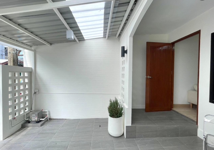 ขายทาวน์โฮม 2 ชั้น หมู่บ้านสิรารมย์ ลำลูกกา คลอง 4(หน้าบ้านเหนือ)