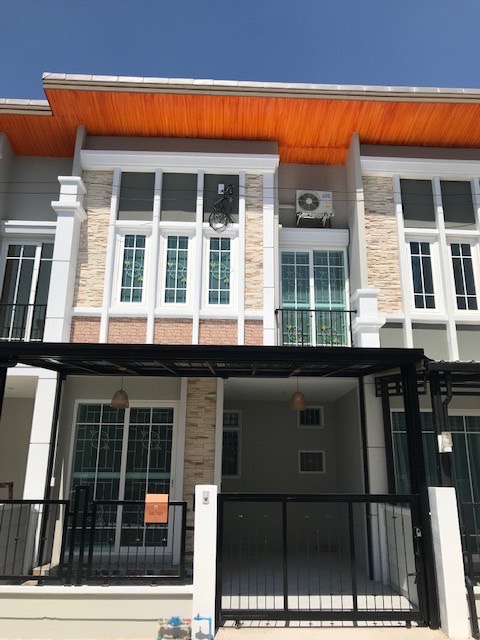 ให้เช่าทาวน์โฮม โกลเด้นทาวน์ วงศ์สว่าง  แคราย   3 นอน 2 น้ำ