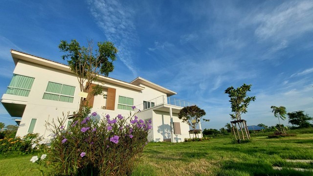 ห้เช่าบ้านเดี่ยว2ชั้นพื้นที่ใช้สอย1,000 ตร.ม. พร้อมที่ดิน 6 ไร่ ย่านอ.เมืองฉะเชิงเทรา จ.ฉะเชิงเทรา