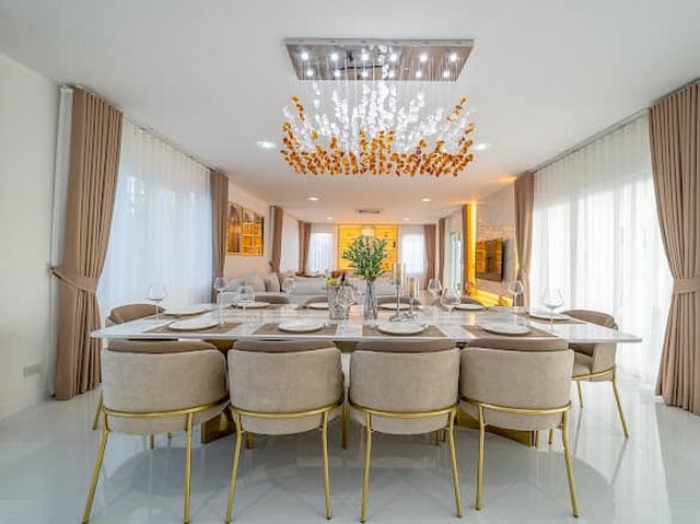 ขายบ้านพูลวิลล่าสุดหรูหรา วิวทะเลบางส่วน และวิวภูเขาพิกัด บางเสร่-พัทยา  สัตหีบ ชลบุรี