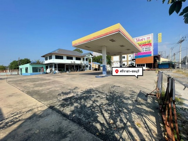 TEL : 092-288 9359 คุณดนิตาLine : https://line.me/ti/p/yxo92dHWP1ขายที่ดินติดถนน ที่สุด ของทำเล ศรีราชา -ชลบุรี -หน้ากว้างติดถนน 45 เมตร -ความลึกของที่ดิน 42 เมตร ที่ดินจำนวน  1 ไร่ 23 ตารางวา พร้อมสิ่งปลูกสร้าง  เดิมเป็นกิจการ ปั๊มน้ำมัน ที่สุดของทำเลติดถนน ศรีราหนองค้อ พร้อมสิ่งปลูกสร้างเป็นบ้านอีกหลัง และยังมีสิ่งปลูกสร้าง ห้องน้ำ -ห้องเก็บของ - พร้อมอาคาร ที่เคยเป็นกิจการปั๊มน้ำมัน รวมภาษีการ