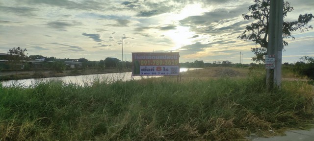 ให้เช่าที่ดิน ทำเลดี บางปลา อ.บางพลี สมุทรปราการพื้นที่สีเขียว เนื้อที่ 8ไร่ 3งาน 88.7ตารางวาราคาพิเศษเพียง 10,000.-/ไร่/เดือนการเดินทางสะดวก ห่างจากถนนเทพารักษ์ ประมาณ 16นาทีใกล้แหล่งคมนาคม ชุมชน เหมาะสำหรับนักลงทุน ทำบ้านจัดสรร โรงงาน โกดัง โชว์รูมสถานที่ใกล้เคียง-วัดป่าพิชัยวัฒนมงคล 1นาที-สถานีอนามัยบางปลา หมู่14 9นาที-สถาบันการแพทย์จักรี นฤบดินทร์ 9นาที-สนามกีฬ