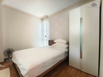 โอกาสทองสำหรับนักลงทุน! คอนโด My Resort หัวหิน ชั้น 6 ขนาดใหญ่ 102.81 ตร.ม. 2 ห้องนอน 2 ห้องน้ำ ปล่อยเช่ารายวันได้ทันที กำไรต่อเนื่อง.ที่ตั้งโครงการ: My Resort Hua Hinแผนที่: https://maps.app.goo.gl/GgiTBrtAanMJ5Wfd7.รายละเอียดห้องชุด:- ขนาดห้อง: 102.81 ตร.ม. (ห้องใหญ่พิเศษ)- ชั้น: 6- 2 ห้องนอน 2 ห้องน้ำ- พร้อมเฟอร์นิเจอร์ครบ เข้าอยู่หรือปล่อยเช่าทันที.จุดเด่นของทรัพย์:- คุ้มค่า! ขนาดห้องใหญ่กว่าคอนโดทั่วไปในหัวหิน- ปล่อยเ