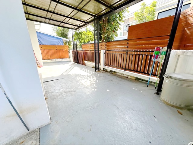 วัดศรีวารีน้อย 1.8 กม. ลาดกระบัง54 รพ.จุฬารัตน์2สาขา ม.หัวเฉียว 3.6 กม. บ้าน 2 ชั้น 3นอน 2น้ำ 48ตร.วา. กล้วัดจรเข้ใหญ่   สุวรรณภูมิ 7.2 กม.