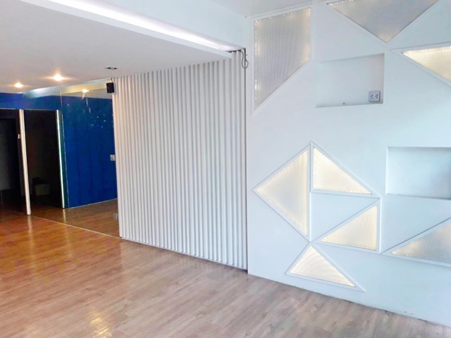 เปาโล 850 ม.MRT ลาดพร้าว 2กม รถไฟฟ้าสายสีเหลือง ให้เช่า โชว์รูม รัชดาภิเษก 2.4กม อาคารพาณิชย์  3ชั้น  4นอน 4น้ำ  ลาดพร้าว  ถูกกว่าโกดัง