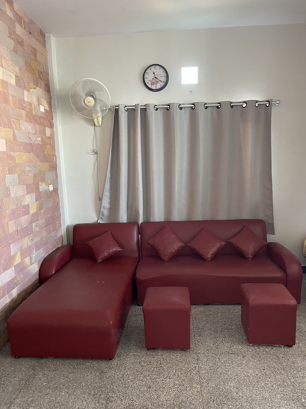 BH3337 ให้เช่าบ้านเดี่ยว 2 ชั้น ซอยลาดปลาเค้า 62 (หมู่บ้านสุขนที)  สนใจติดต่อ Agent : คุณบัวโทร: 093-6464597 Line: Bua093