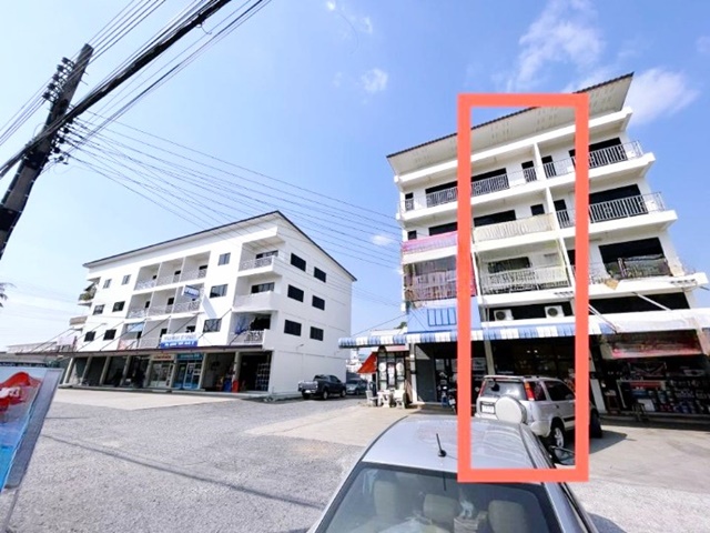 ตลาดหนองจอก 1.4 กม.  ม.เทคโนโลยีมหานคร 2.7 กม. .อาคาร4.5 ชั้น หนองจอก รร.เซนต์เทเรซา 200 ม สภาพใหม่ 3นอน 3 น้ำ 18 ตร.ว.210 ตร.ม.2A/C 