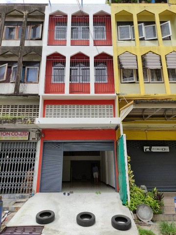 ตึกพาณิชย์ 3 ชั้น เสรีไทย 48 เขตคันนายาว ใกล้ถนนใหญ่ เข้าซอยเพียง 20 เมตรตึกพาณิชย์ 4 ชั้น 18 ตร.วา พื้นที่ใช้สอย 214 ตร.ม. 4 ห้องนอน 4 ห้องน้ำ 1 ห้องครัว 1 ห้องนั่งเล่น 1 ดาดฟ้า จอดรถได้ 1 คัน15,000.-/เดือน สัญญา 1 ปี ประกัน 2 เดือน ล่วงหน้า 1 เดือน[OW6815] สอบถามแอดไลน์  @500lkyco ติดต่อ O9594O6781