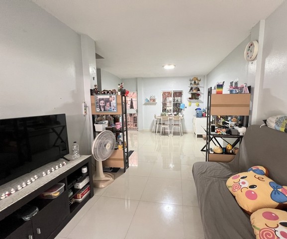 ไลโอ วงแหวน-ปิ่นเกล้า  ซอยวัดพระเงิน  ทำเลต้นซอย ทาวน์เฮ้าส์มือสองนนทบุรี