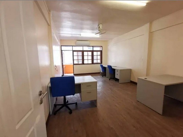 ให้เช่าอาคารพาณิชย์ 5ชั้น เอกมัย สุขุมวิท67  ใกล้ BTS เอกมัย 500 เมตร