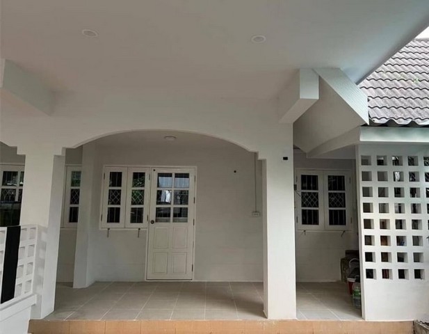 ทาวน์เฮ้าส์ชั้นเดียว 2 หลังติดกัน หนองหอย ใกล้รร.วารี