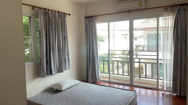 ปล่อยเช่าบ้าน  หมู่บ้านนันทร์นรินทร์ หลัง ม.รังสิต ห่าง ม.รังสิตแค่ 5 นาที เฟอร์นิเจอร์ครบพร้อมอยู่