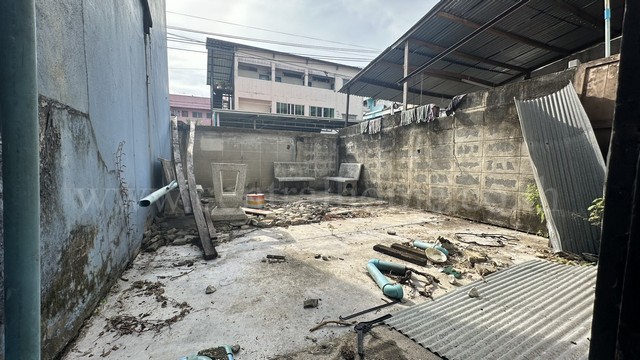 อาคารพาณิชย์ 4.5 ชั้น ติดถนนพิบูลสงคราม - ท่าน้ำนนท์