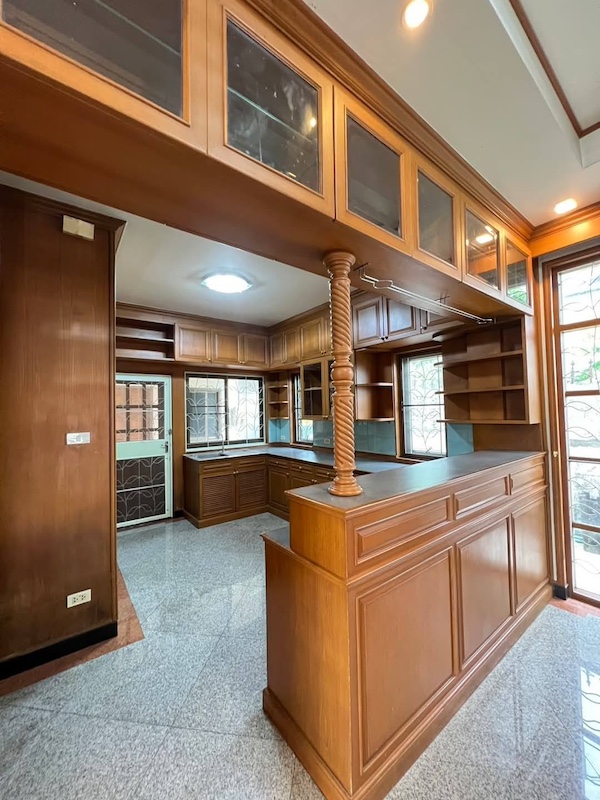 BH3343 ให้เช่าบ้านเดี่ยว 3ชั้นลาดพร้าว93 พื้นที่ 800ตรม.สิ้นเดือน ม.ค บ้านกำลังรีโนเวทแต่นัดชมได้เหมาะพักอาศัยหรือทำออฟฟิศ