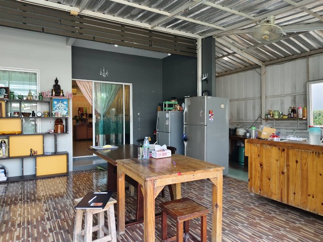 ขาย...ทาวน์เฮ้าส์ ม.เดอะคัลเลอร์ รังสิตคลองสี่ หลังมุม ถนนเมน อยู่ต้นหมู่บ้าน ค้าขายได้