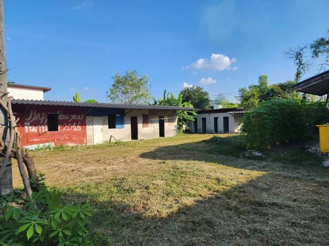 ขายที่ดินพร้อมสิ่งปลูกสร้าง โซนสำนักบก ทำเลดี ใกล้แหล่งชุมชน ชลบุรี FP-L040