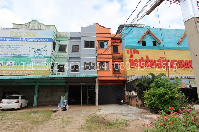 สอบถามรายละเอียดเพิ่มเติม : 082-463-6554 , 080-454-2615เช่า ทาวน์เฮ้าส์ 3 ชั้น + 1 ดาดฟ้า เมืองกำแพงเพชร 3 นอน รีโนเวทใหม่**รีโนเวทใหม่ และทาสีทั้งหลัง**ที่อยู่:  41/2 ถนนเลี่ยงเมือง ตำบลในเมือง อำเภอเมืองกำแพงเพชร จังหวัดกำแพงเพชร 62000เนื้อที่ 36.9 ตร.วา ขนาดอาคาร 4 x 12 เมตรรายละเอียด: - 3 ห้องนอน- 3 ห้องน้ำ- ปั้มน้ำ 1 เครื่อง- แทงค์น้ำ 2 ถัง- มีพื้นที่ว่างด้านหลังอาคาร สามารถต่อเติมได้- มุ้งลวดและ