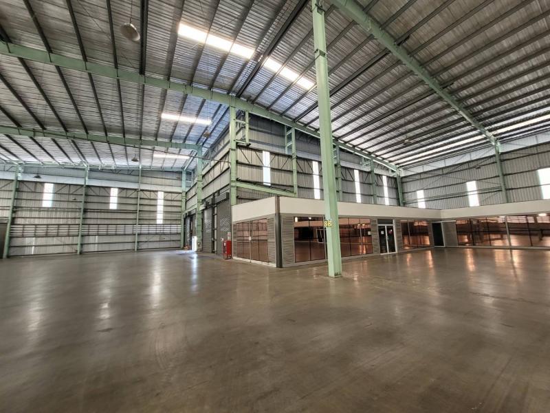 ให้เช่าโรงานโกดังคลังสินค้า​โซน​ อมตะนคร​ อ.พานทอง​ชลบุรี  พื้นที่ขนาด 3,000 ตร.ม ผังม่วงลาย