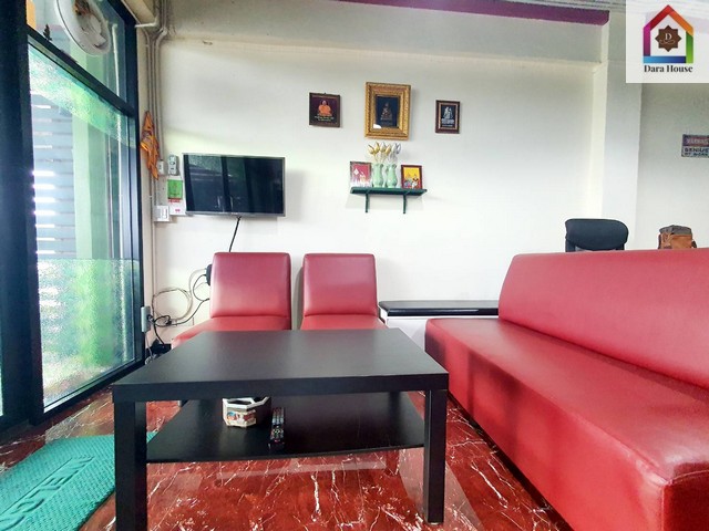 อาคารพาณิชย์ อาคารพาณิชย์  จังหวัดนนทบุรี 5 ห้องนอน 4 BATHROOM 0 RAI 0 งาน 18 ตาราง.วา 9000000 THB   หั่นราคา นนทบุรี