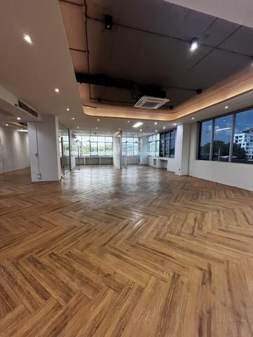 ให้เช่าอาคาร5ชั้นย่านเลียบทางด่วนทาวน์อินทาวน์ลาดพร้าวประดิษฐ์มนูธรรม พร้อมใช้งาน