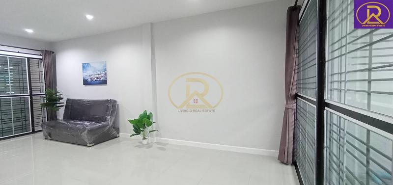 ให้เช่าทาวน์โฮม 2ชั้น หมู่บ้าน เดอะ ซีซั่น วัลเลย์ 2 (The Season Valley 2)  พร้อมอยู่ ใกล้สวนเสือศรีราชา  ต.หนองขาม อ.ศรีราชา จ.ชลบุรี